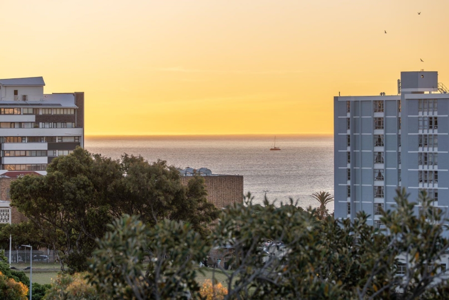2 Bedroom Property for Sale in Green Point Western Cape